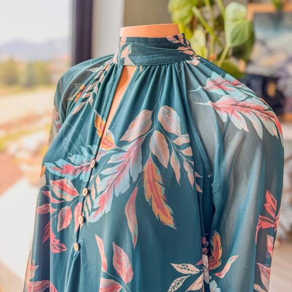 NWT-Gimmicks by Buckle, Leaf Print Mesh Henley Long Sleeve Top, Women’s X-Small - Picture 6 of 12